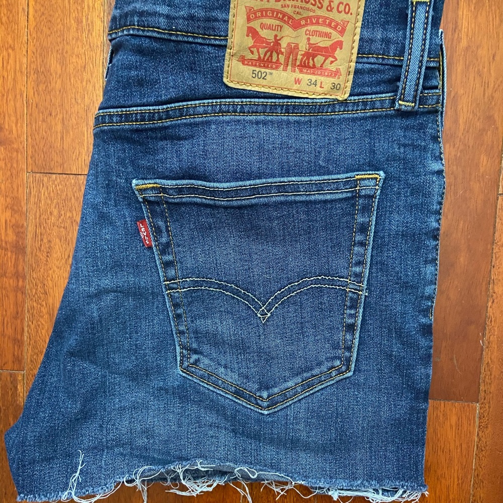 Levi 502 shorts 🤍